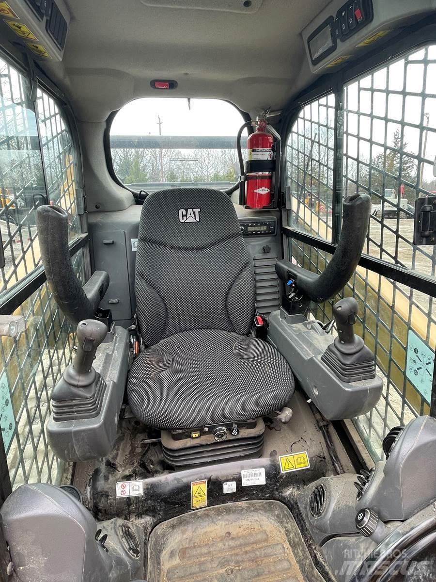CAT 259D3 滑移轉向裝載機