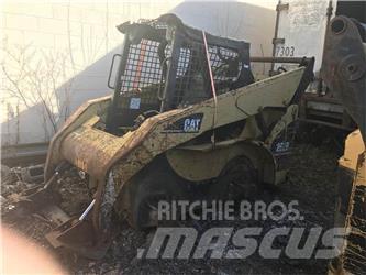 CAT 262B 滑移轉向裝載機