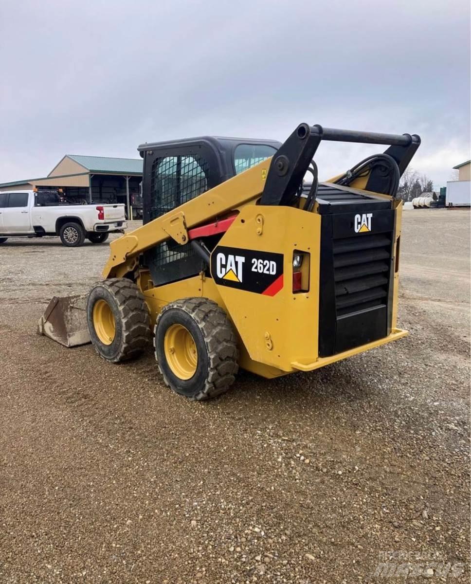 CAT 262D 滑移轉向裝載機