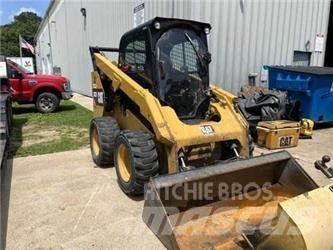 CAT 262D 滑移轉向裝載機