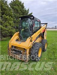 CAT 262D3 滑移轉向裝載機