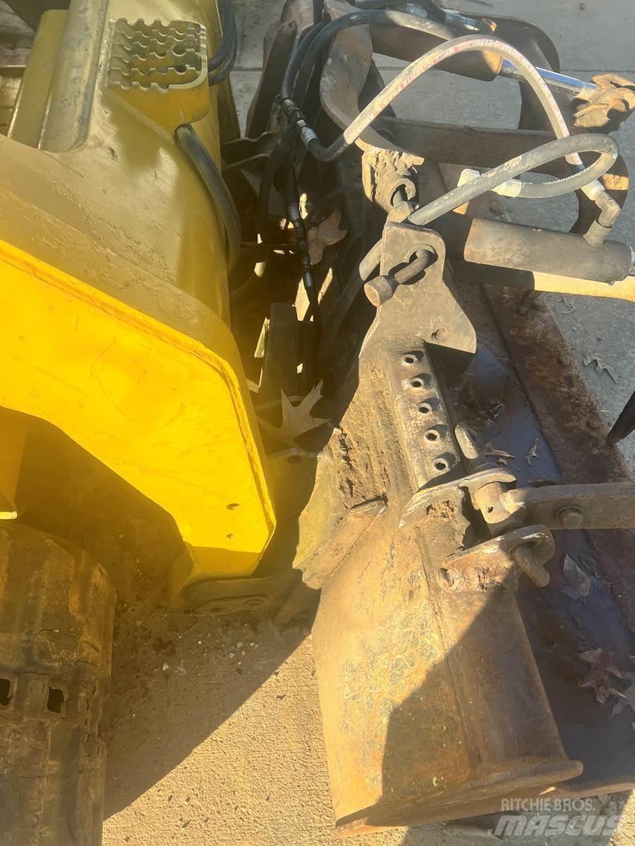 CAT 279C 滑移轉向裝載機