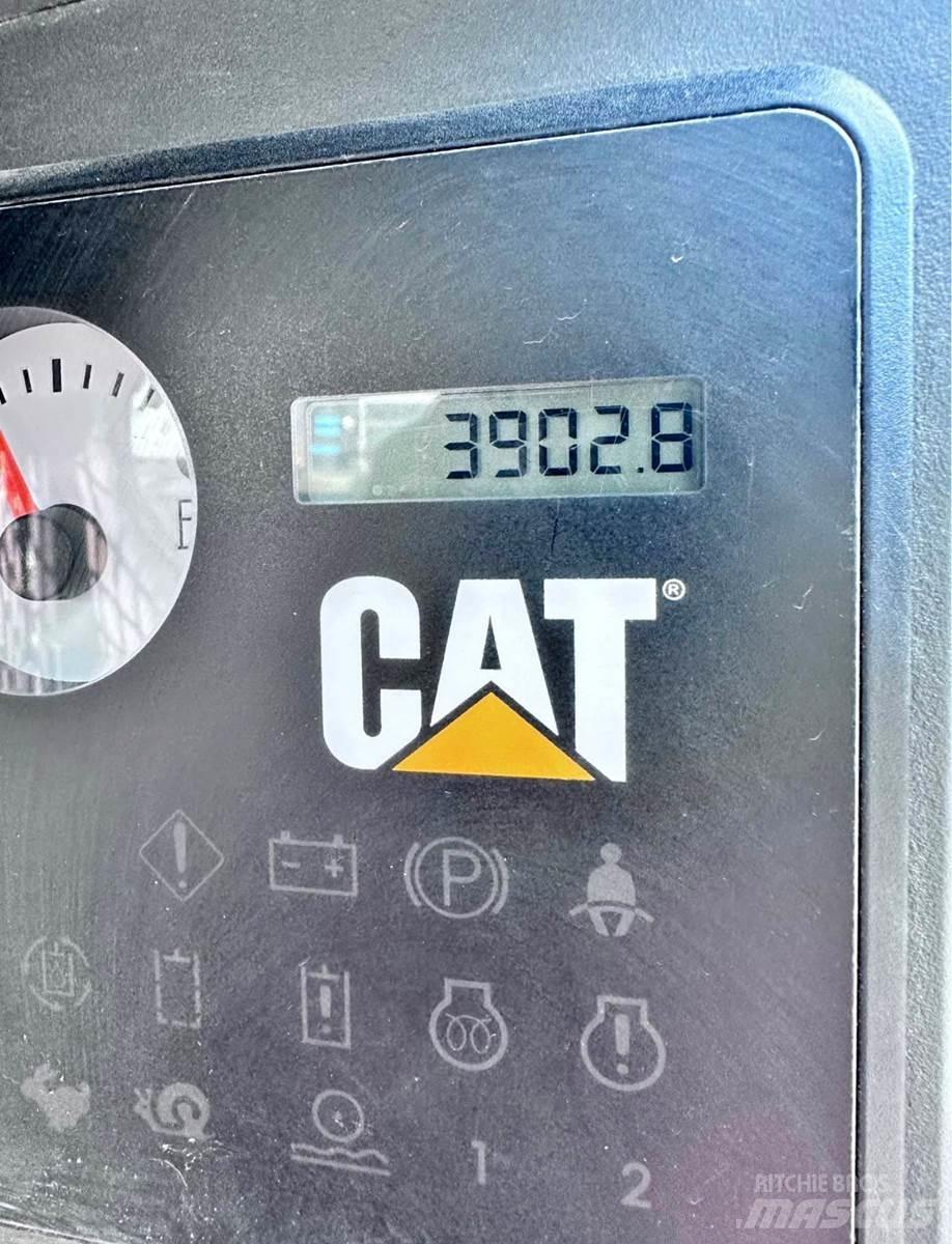 CAT 299D 滑移轉向裝載機