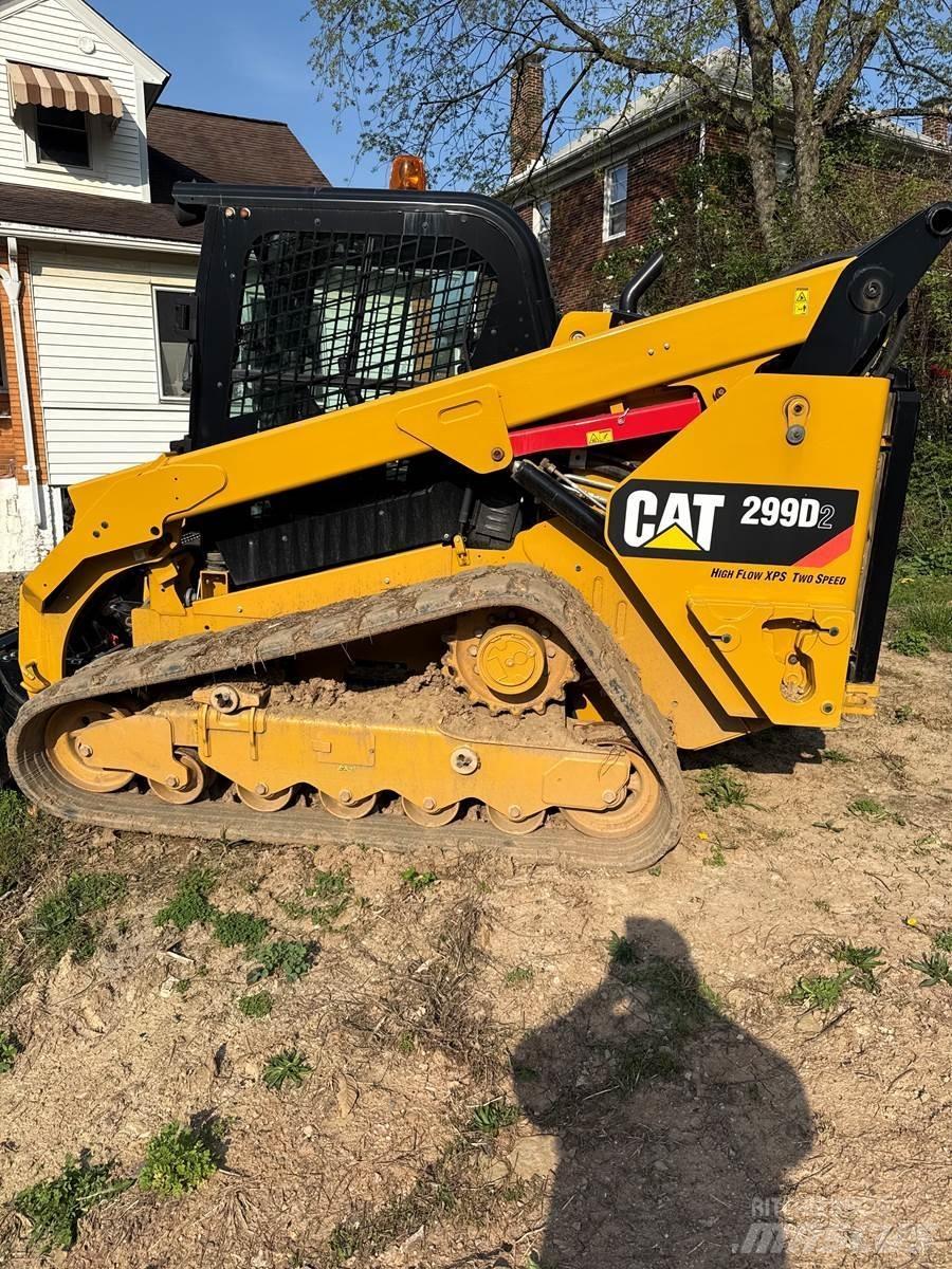 CAT 299D2 滑移轉向裝載機