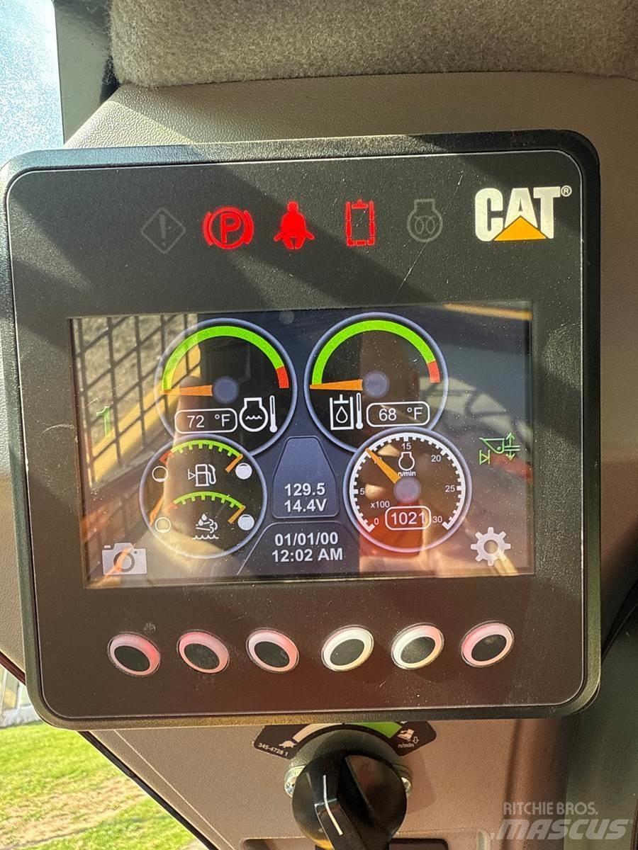 CAT 299D2 滑移轉向裝載機