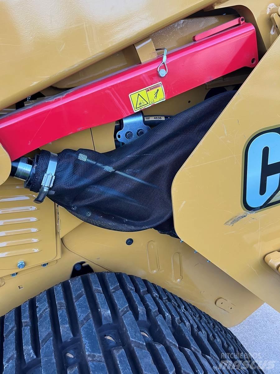 CAT 299D3 滑移轉向裝載機