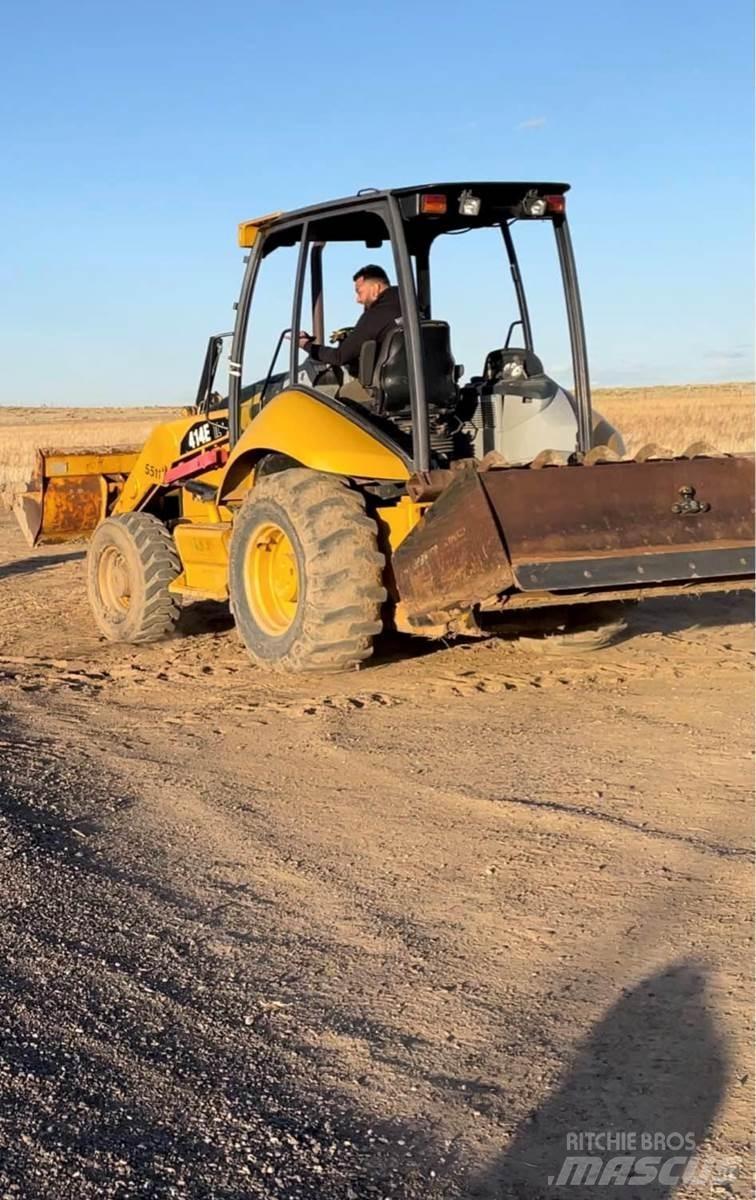CAT 414E 工具搬運車