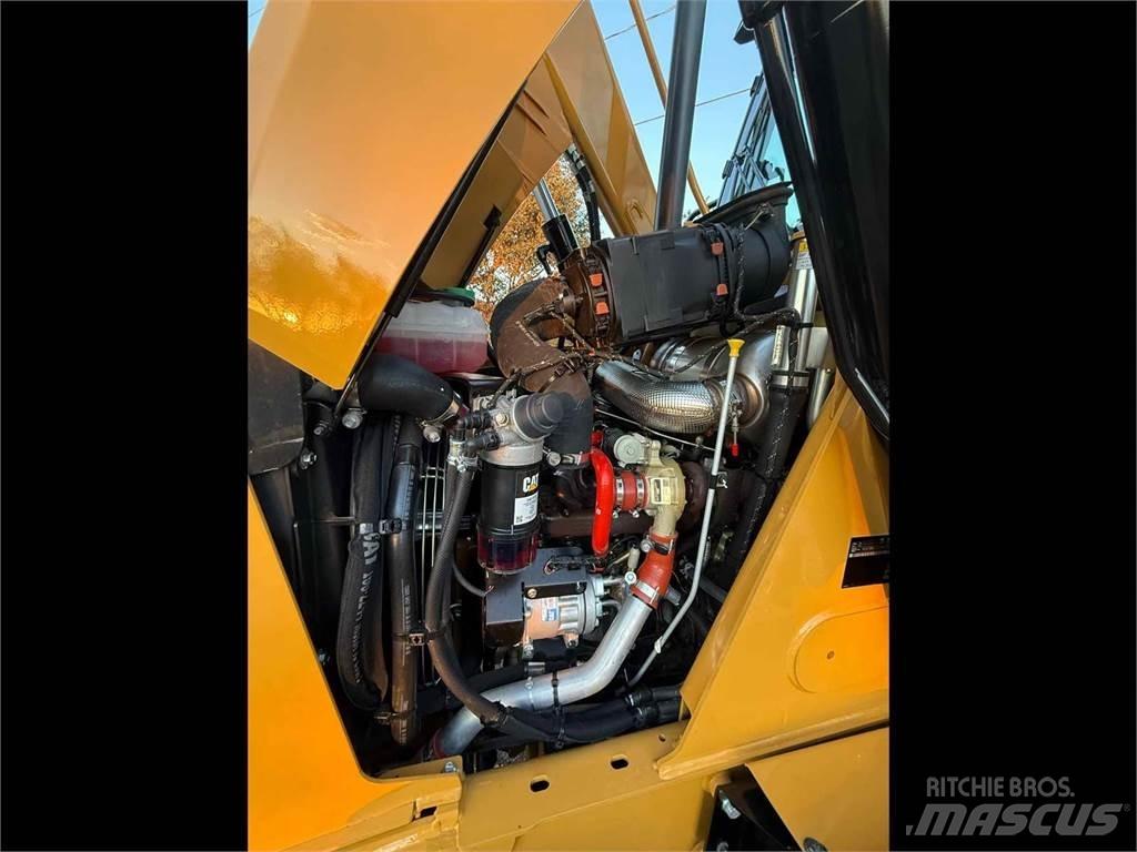 CAT 420 反鏟裝載機