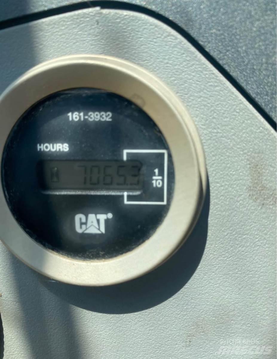 CAT 420E 反鏟裝載機