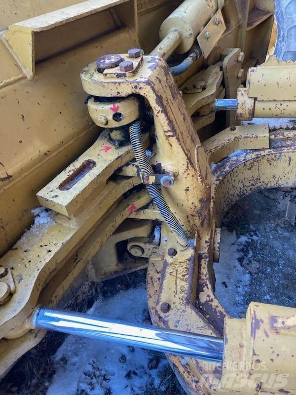 CAT 517 集材機