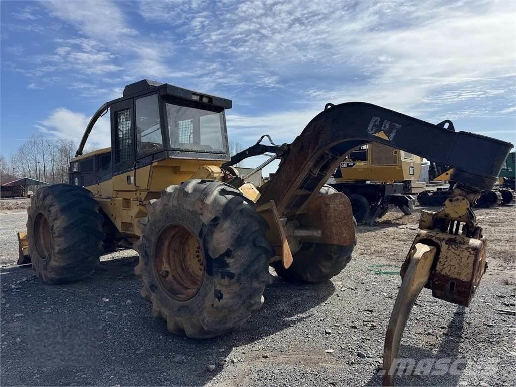 CAT 525B 集材機