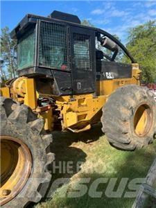 CAT 525C 集材機