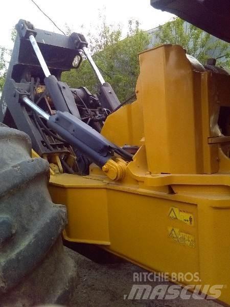 CAT 525C 集材機