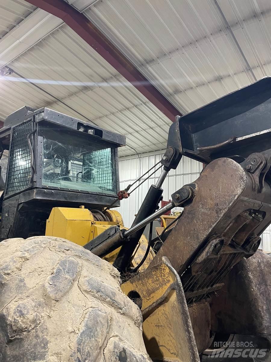CAT 525C 集材機