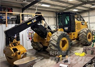 CAT 535D 集材機