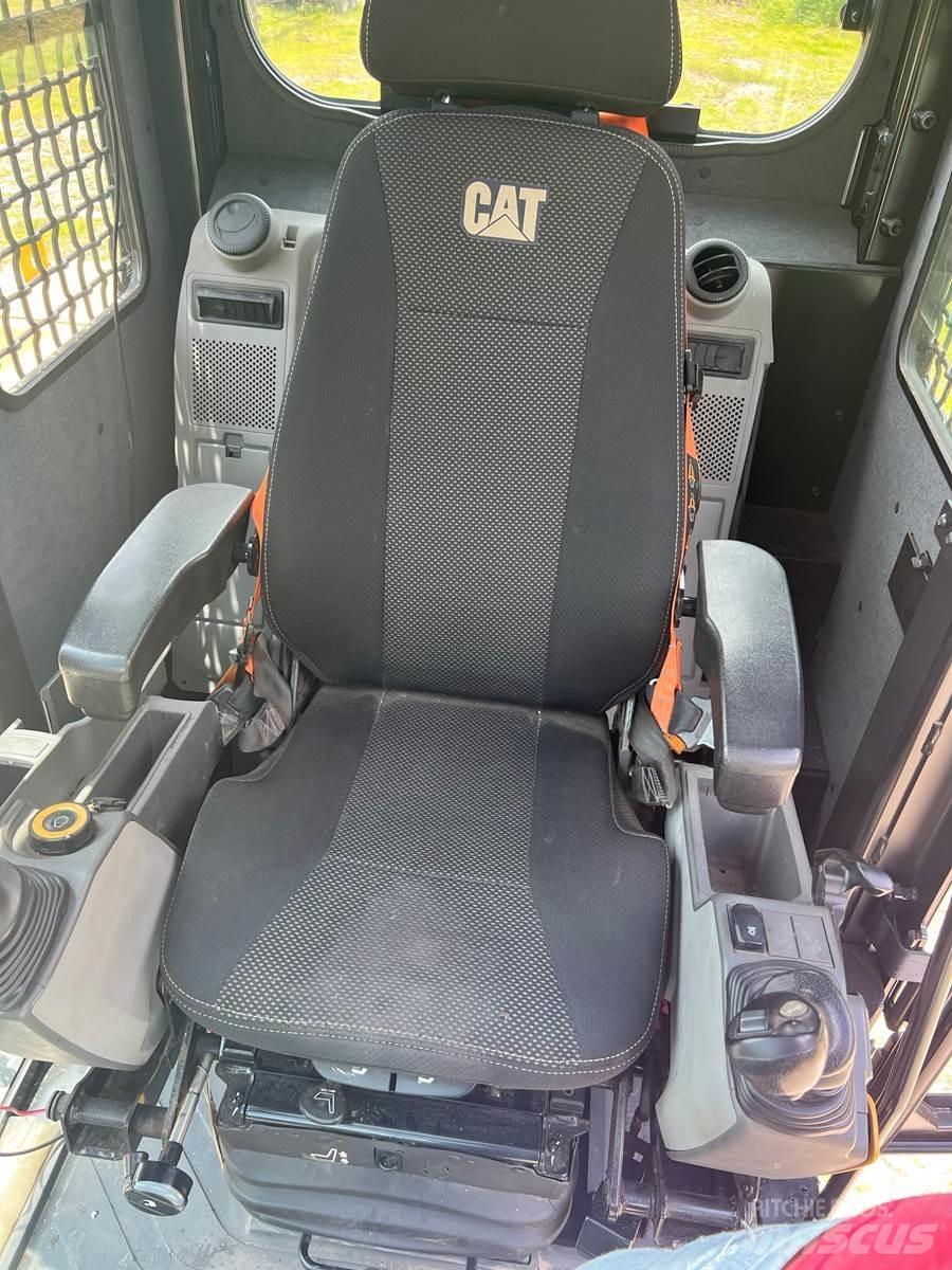 CAT 538 LL 鉗式裝載機