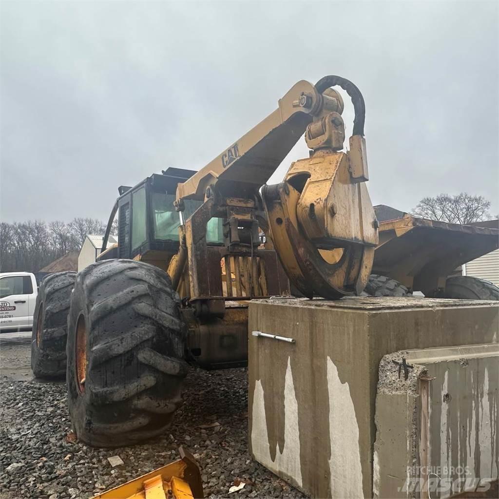 CAT 545 集材機