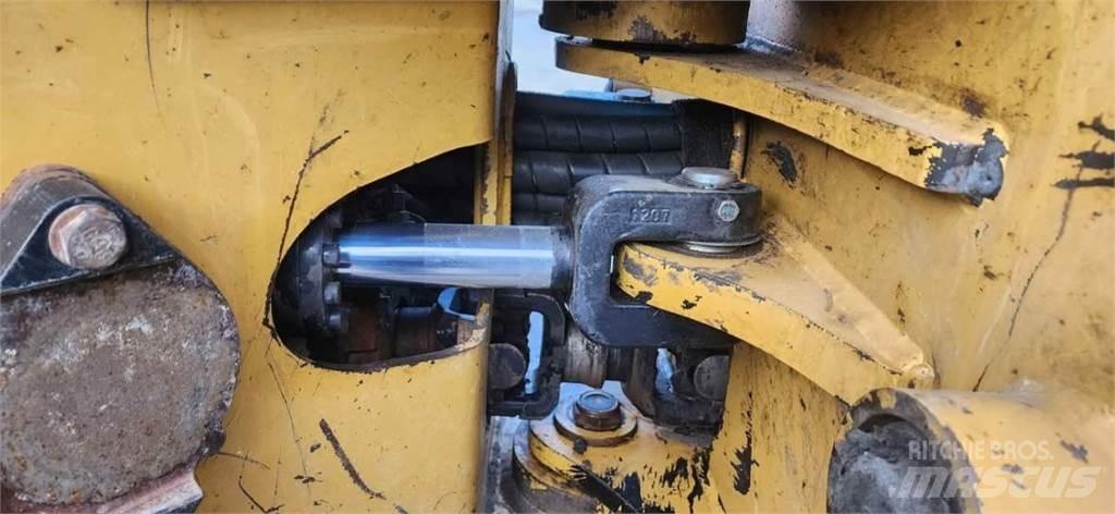 CAT 553C 伐木歸堆機