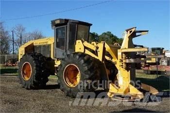 CAT 573 伐木歸堆機
