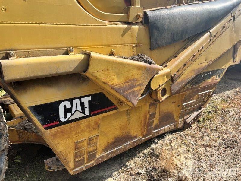 CAT 621E 刮土機