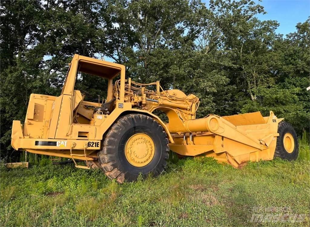 CAT 621E 刮土機