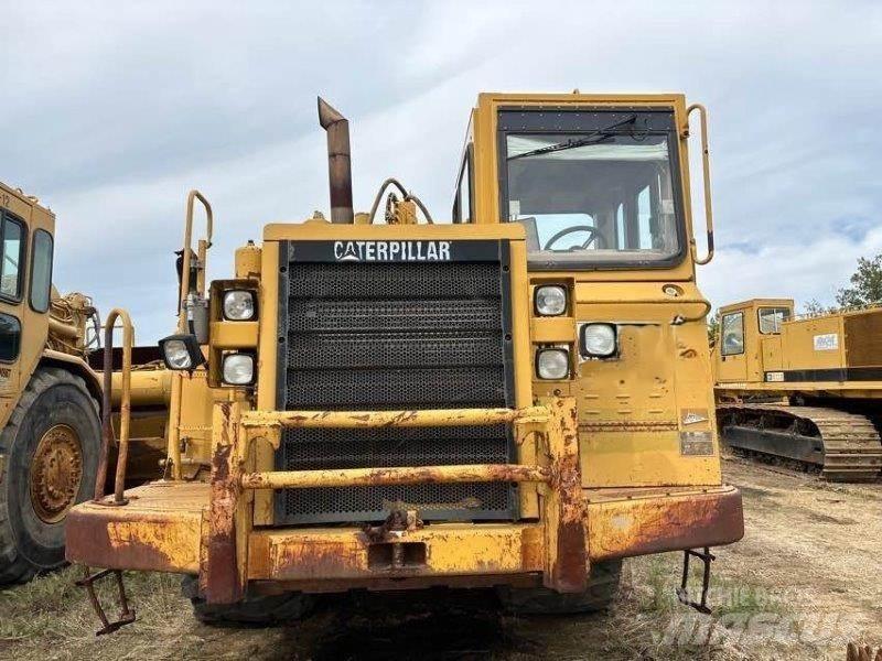 CAT 621F 刮土機