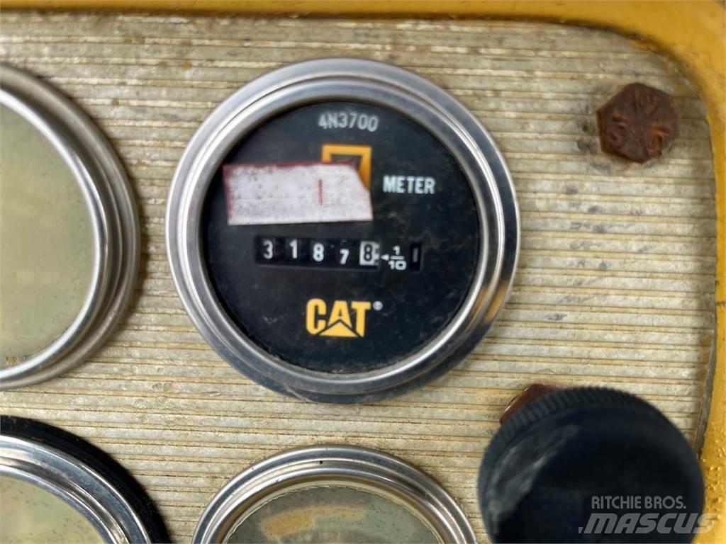 CAT 627B 刮土機