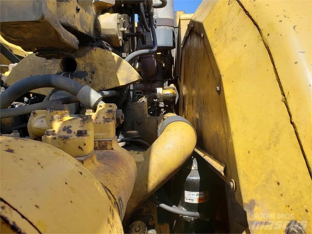 CAT 631D 刮土機