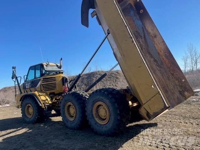 CAT 730 鉸接式起吊車