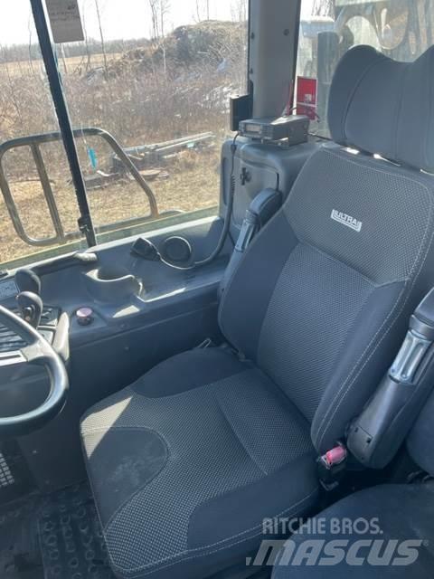 CAT 730 鉸接式起吊車