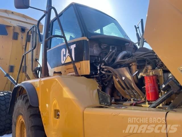 CAT 730 鉸接式起吊車