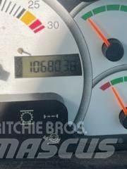 CAT 735 廂式貨物運輸車