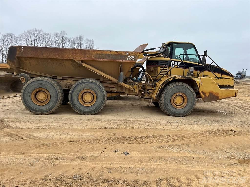 CAT 735 鉸接式起吊車