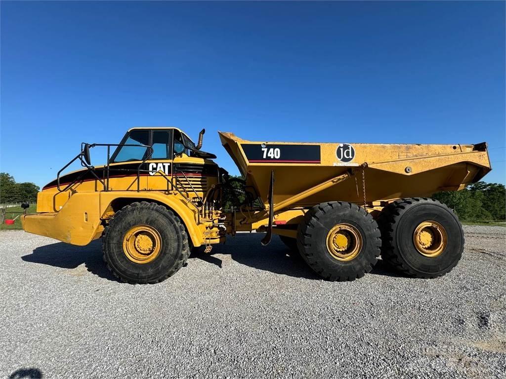 CAT 740 鉸接式起吊車