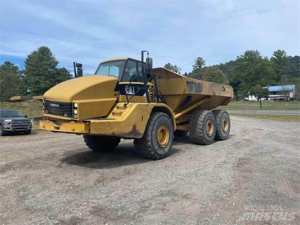 CAT 740 鉸接式起吊車