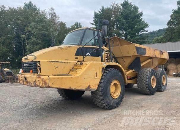 CAT 740 鉸接式起吊車