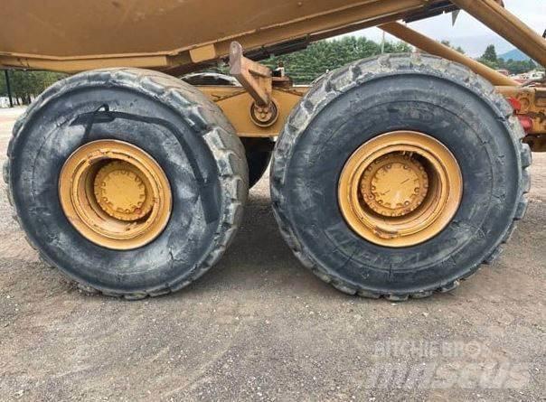 CAT 740 鉸接式起吊車