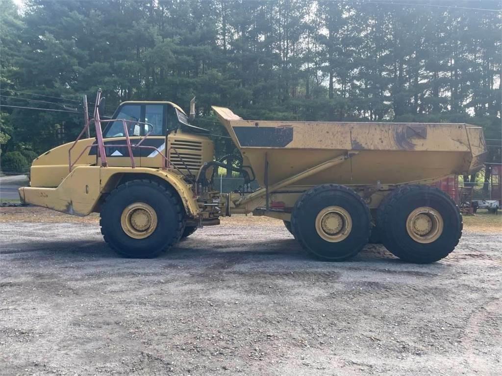CAT 740 鉸接式起吊車