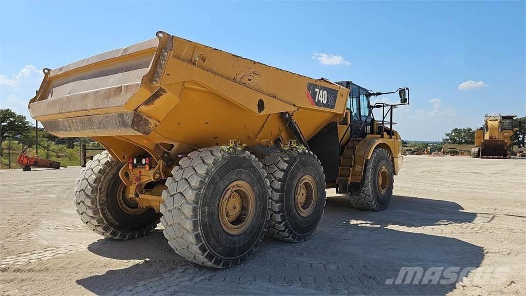 CAT 740GC 鉸接式起吊車