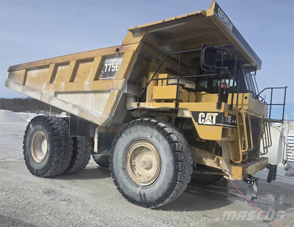 CAT 775E 鉸接式起吊車