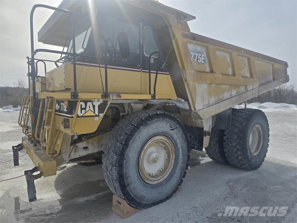CAT 775E 鉸接式起吊車