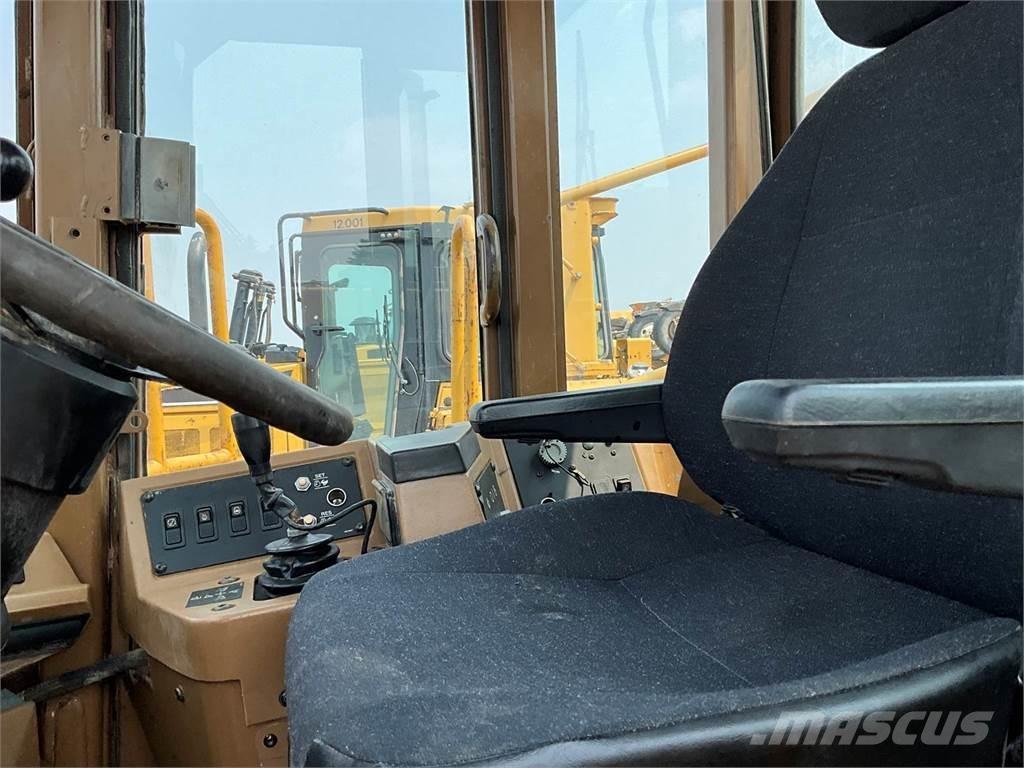 CAT 815F 土壤壓實機