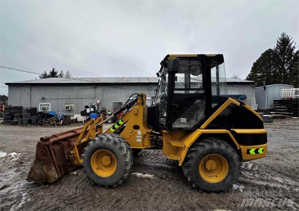 CAT 906 輪胎式裝載機
