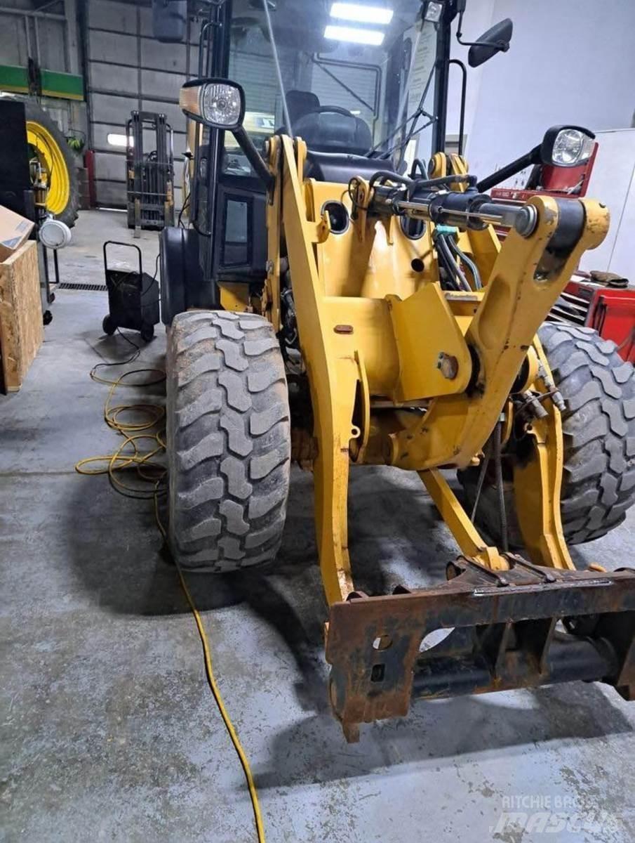 CAT 906H 輪胎式裝載機