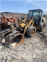 CAT 906H2 輪胎式裝載機