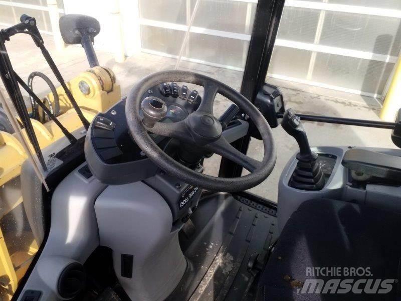 CAT 906M 輪胎式裝載機