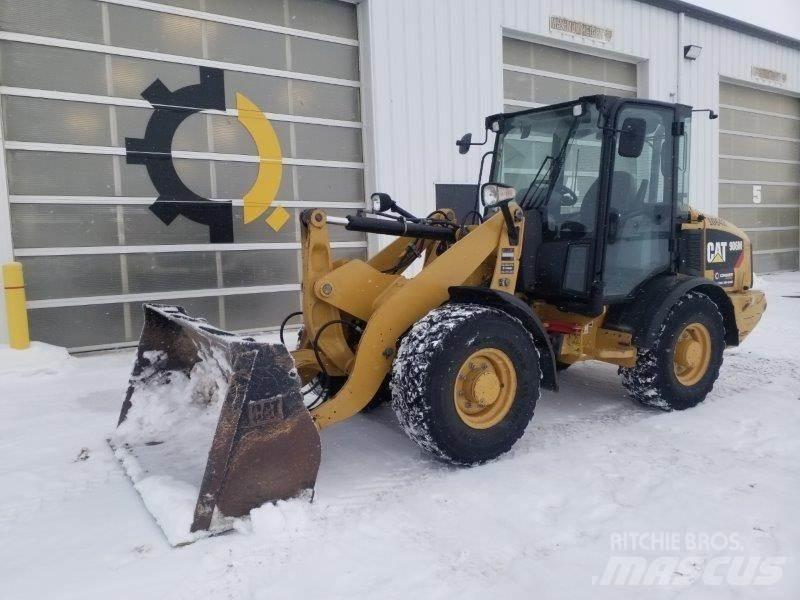 CAT 906M 輪胎式裝載機