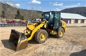 CAT 906M 輪胎式裝載機