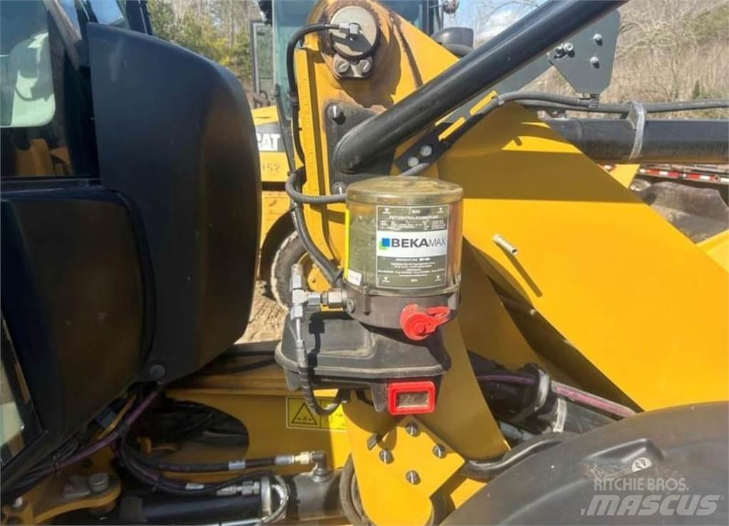CAT 906M 輪胎式裝載機