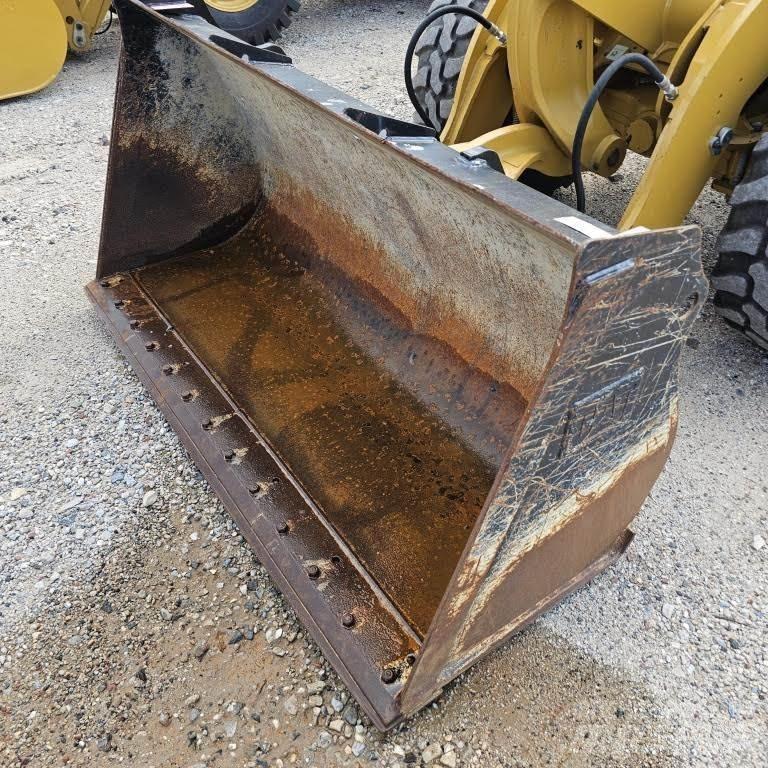 CAT 906M 輪胎式裝載機